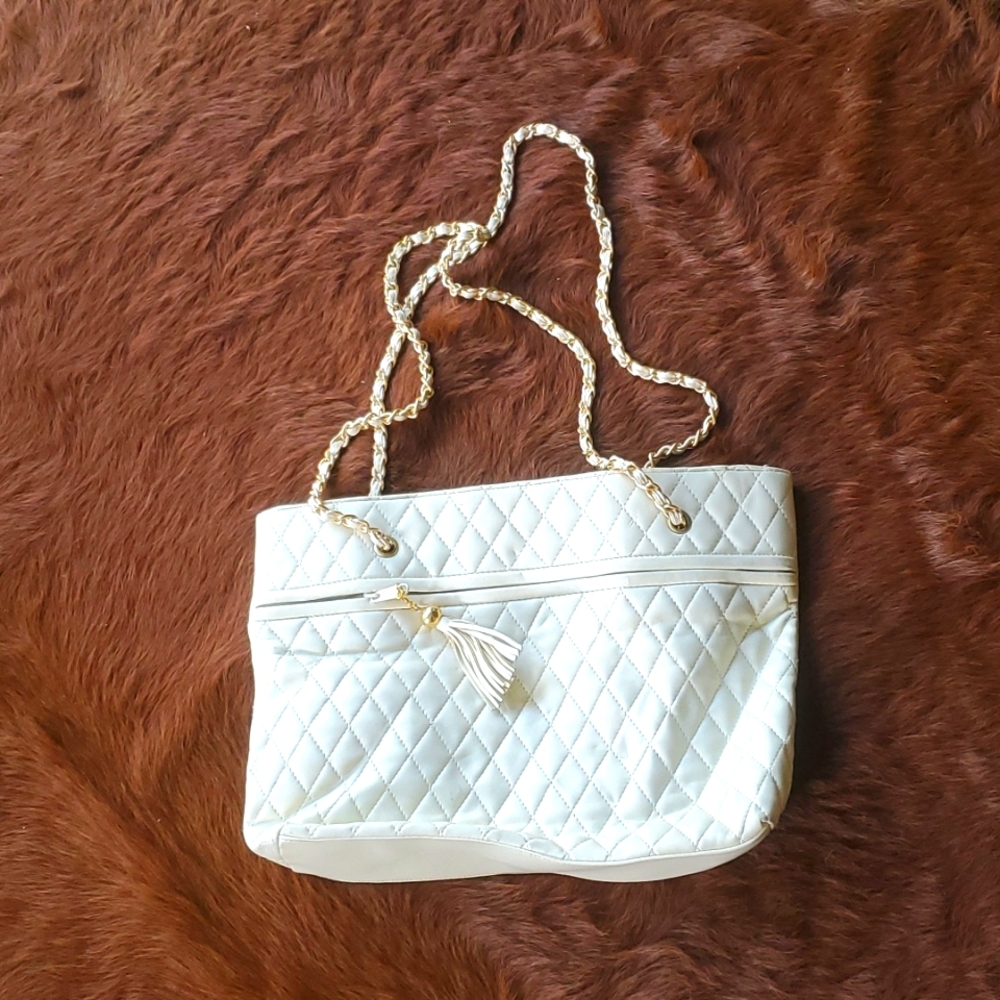 Vintage White Quilted Shoulder Bag